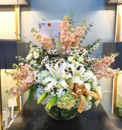 Dear Mom Spring Arrangement