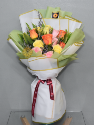 1 Dozen Assorted Ecuadorian Roses Bouquet