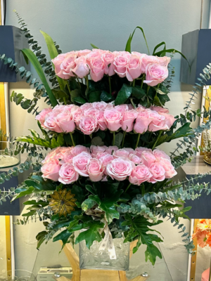 6 Dozen Ecuadorian Roses – Topiary Arrangement